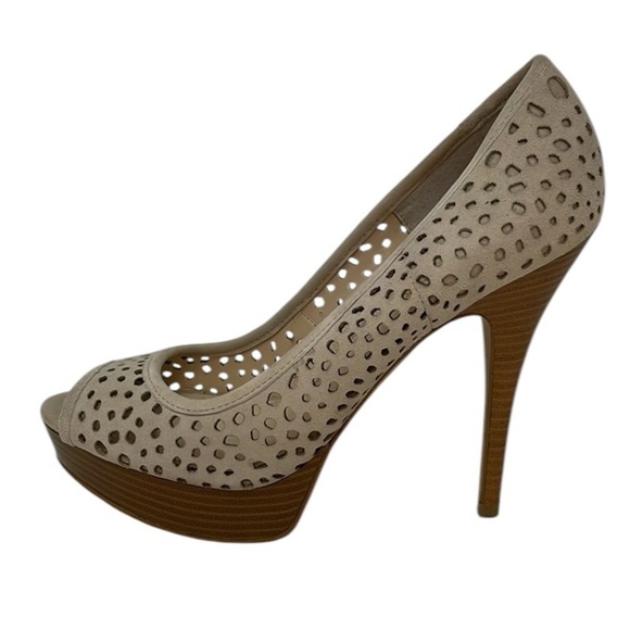 ENZO ANGIOLINI Nordstrom Shoes Heels Pumps Cream Suede Perforated Size 6.5 - Picture 1 of 13